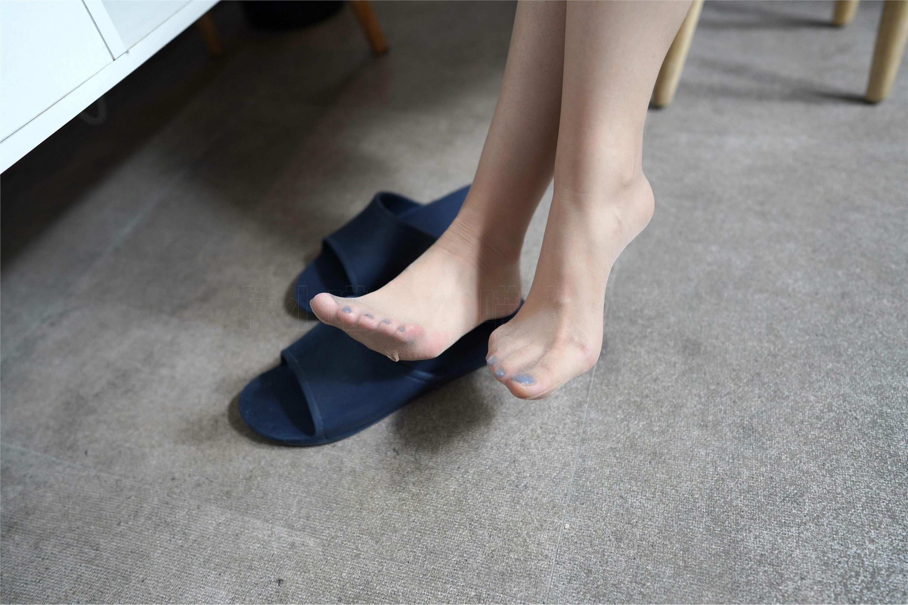 kittyWawa袜小喵  KT247 同事帮我修电视：上